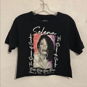 Selena Black Graphic Tee Cropped